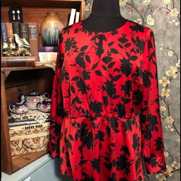 Size 18 Lane Bryant Peplum Blouse Red Black Floral Plus Size - Picture 1 of 5